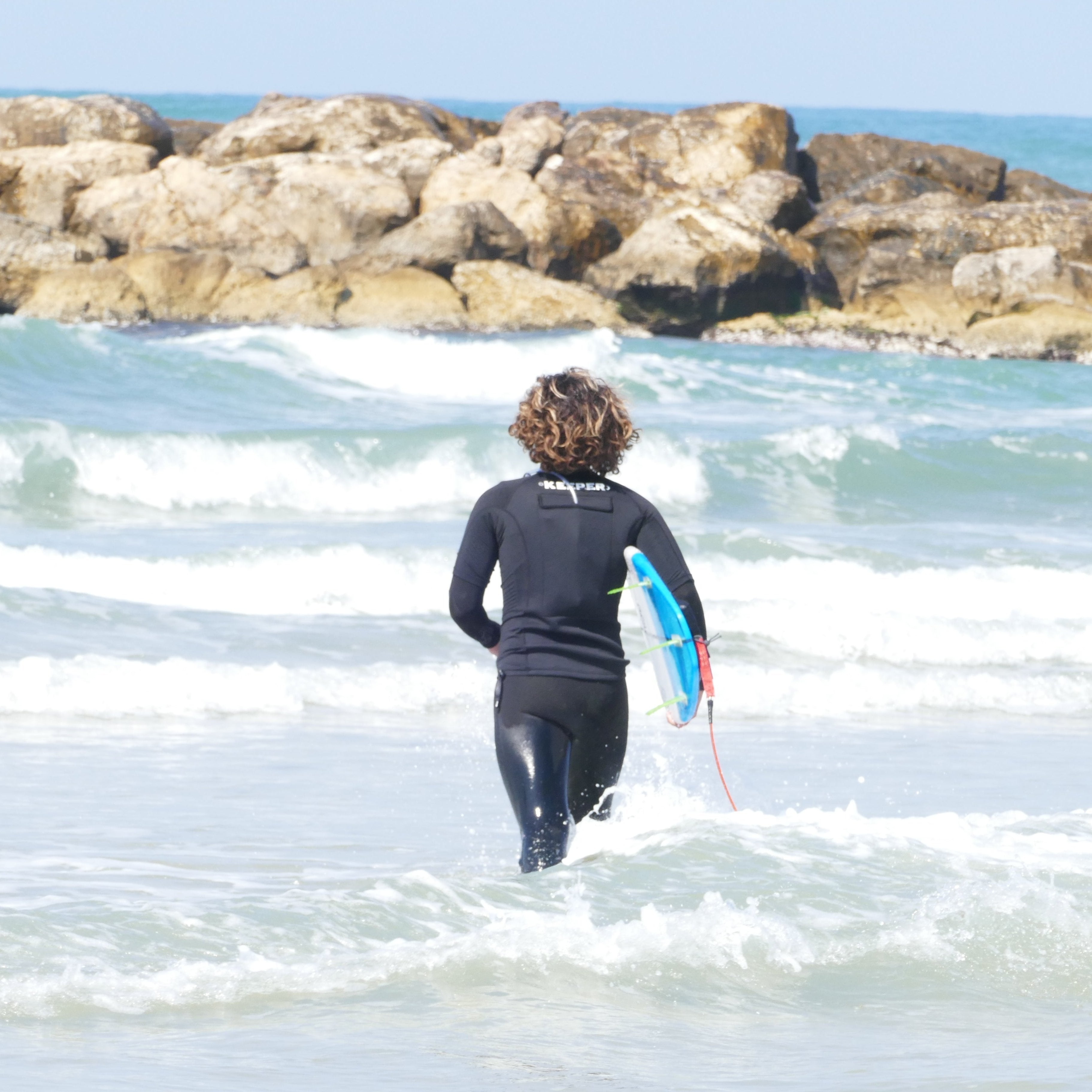 NEO KEEPER wetsuit outdoor action shot